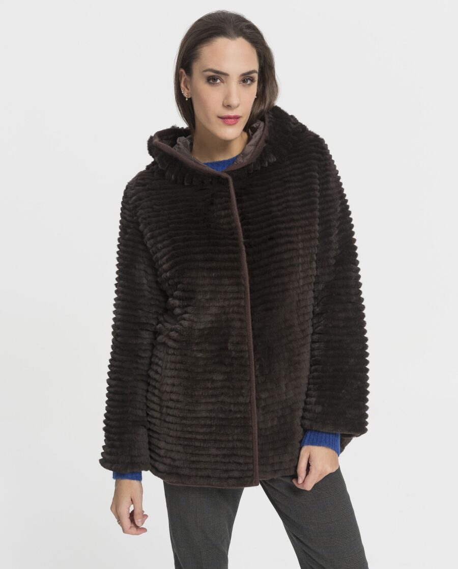 Abrigo de rex marrón reversible con punto de lana y con capucha para mujer marca Swarz